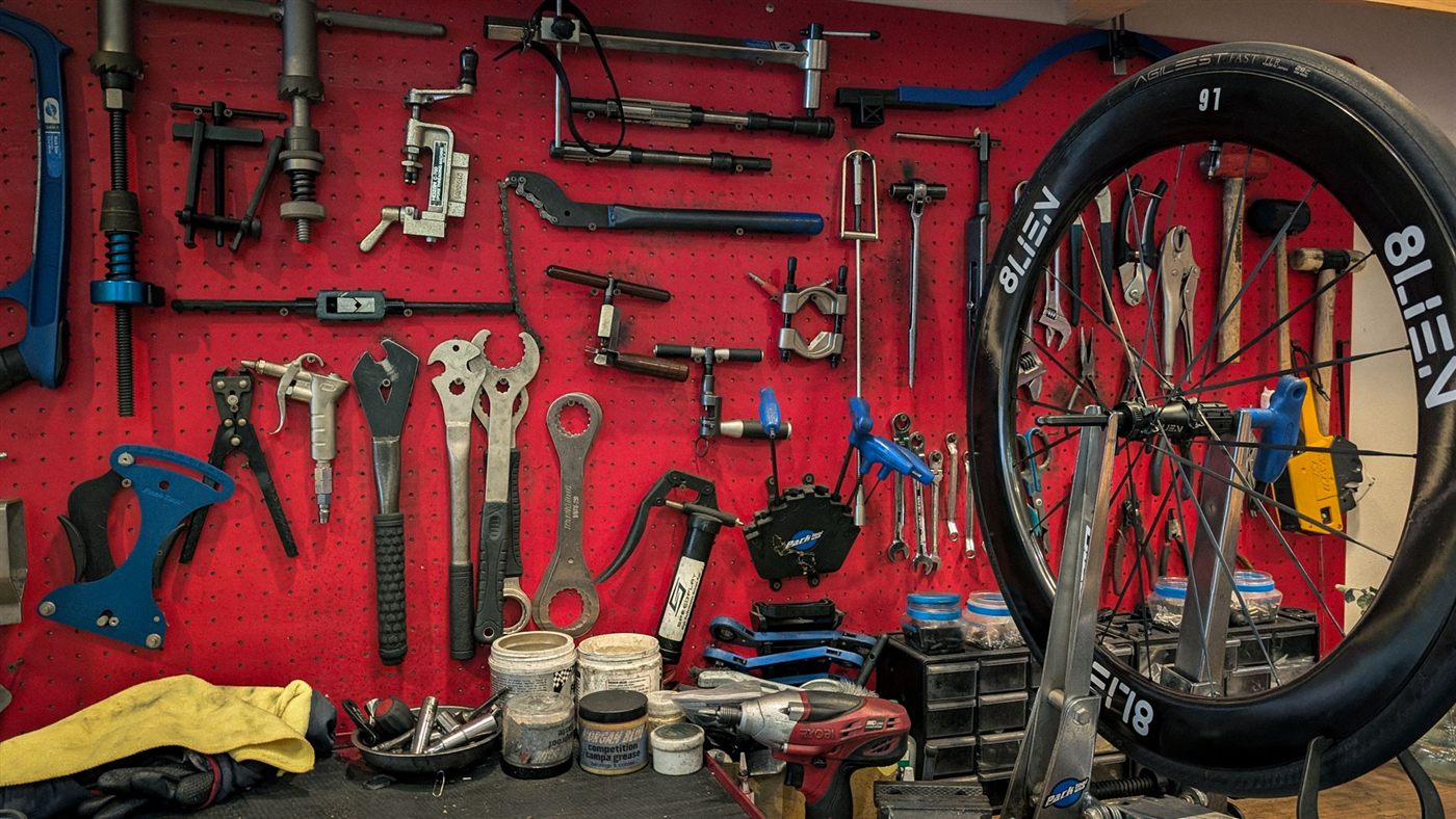 jam cycle の工房 — 工具とカーボンホイール